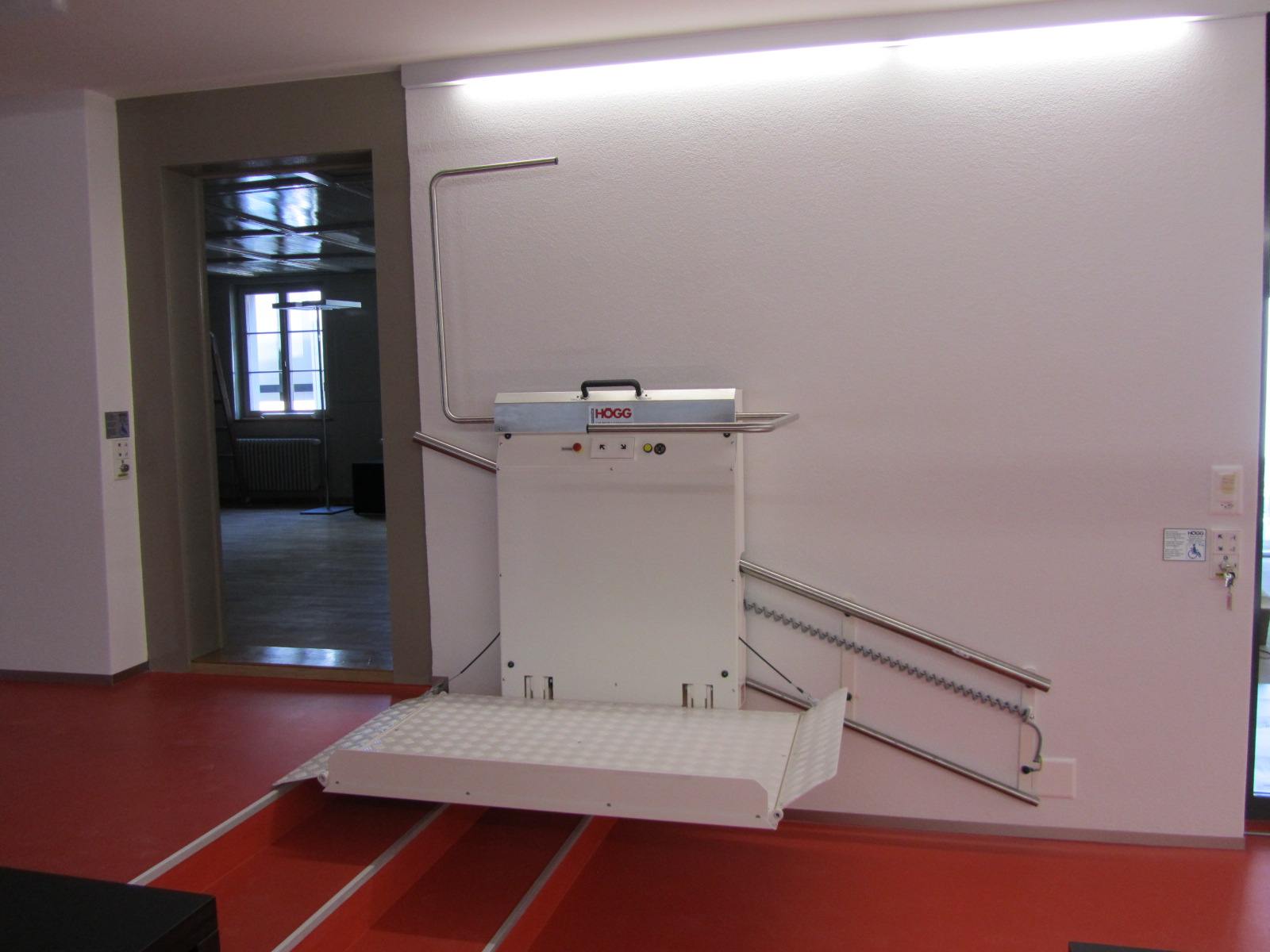 Gebrauchte Plattformlifte für gerade Treppen Gebrauchte Plattformlifte für gerade Treppen