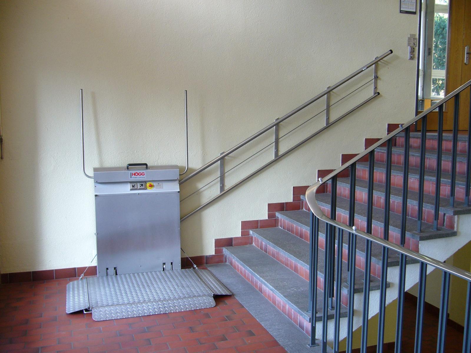 Gebrauchte Plattformlifte für gerade Treppen Gebrauchte Plattformlifte für gerade Treppen
