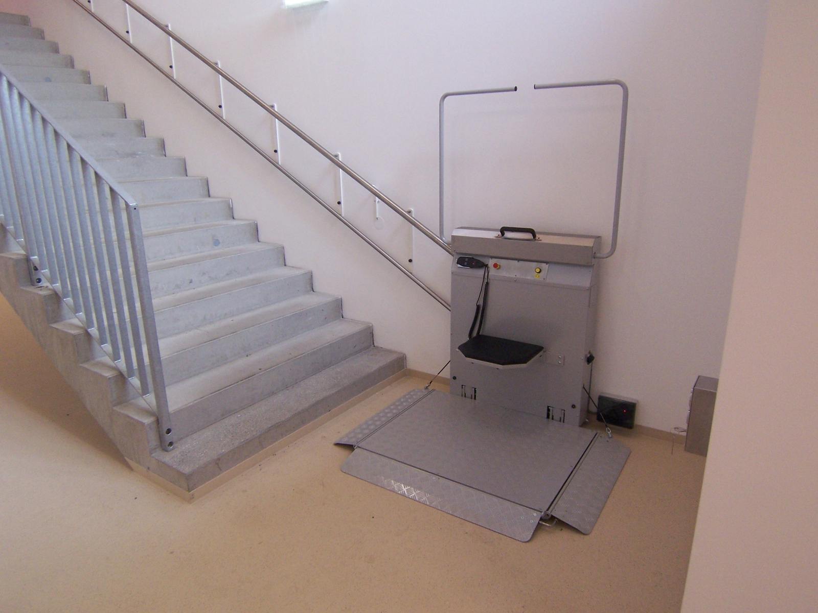 Treppenlift für kurvige Treppen
